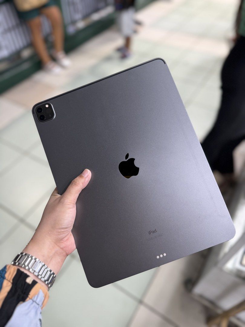 Ipad Pro M1 chip 13' inch Wifi only no issues 256GB (Category: iPad) located in San Juan City. Submitted by najihahtelecomshop2018 (Listing ID 1447656474, Image 3). Description: Legit Store | Original unit FOR SALE | TRADE / SWAP ▫️INSTALLMENT thru: 🔸Credit Card (straight / installment) 🔸Ggives / Gcredit + 6% interest 🔸Spay Later + 6% interest (RFS: Buy and Sell any kinds of Gadgets) Description: Ipad Pro M1 chip 13' inch 256GB ( other GB are 