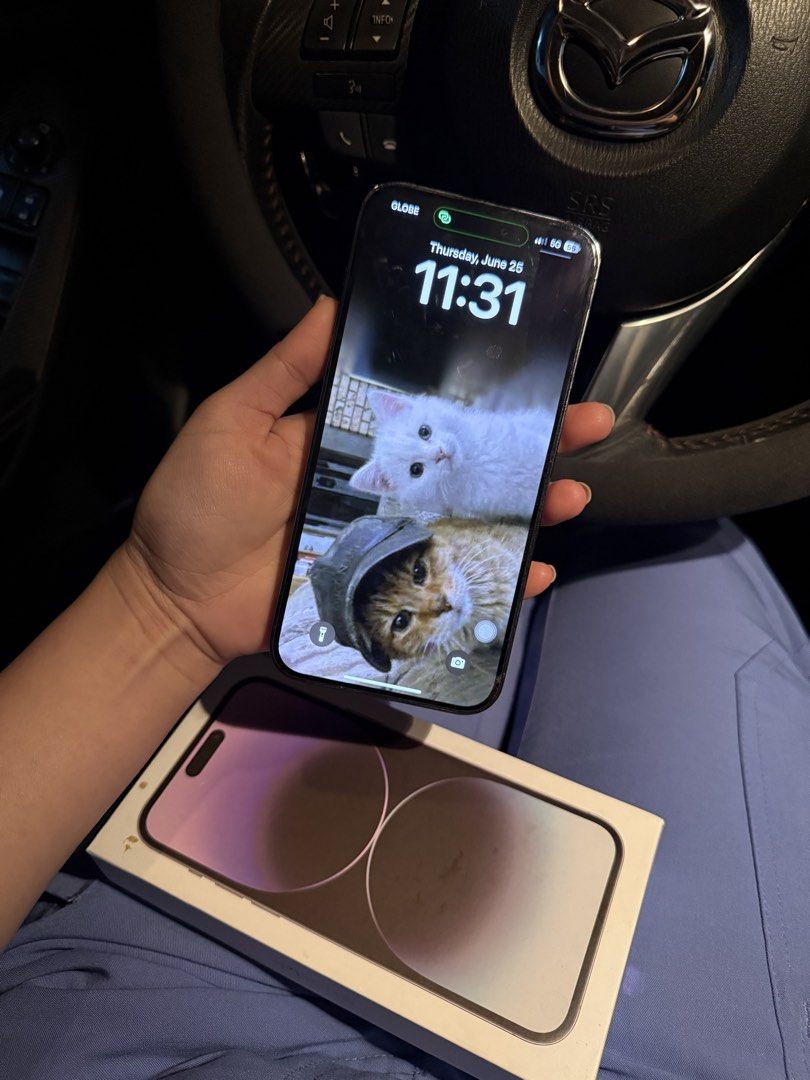 Iphone 14 pro max 256gb FU (Category: iPhone 14 Series) located in Antipolo. Submitted by wornbyada (Listing ID 1447542727, Image 2). Description: Replacement box Original cord Smooth 95% BH 77% only (di naman mabilis malowbat) Loc: Antipolo.