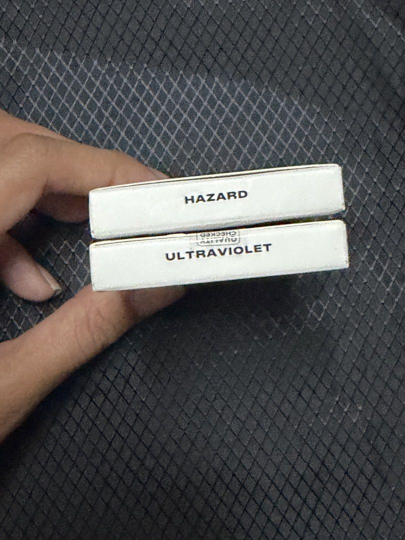 Issy Pressed Shadow Singles Ultraviolet Hazard (Category: Makeup) located in Valenzuela. Submitted by retroroyaleph (Listing ID 1447653847, Image 2). Description: .