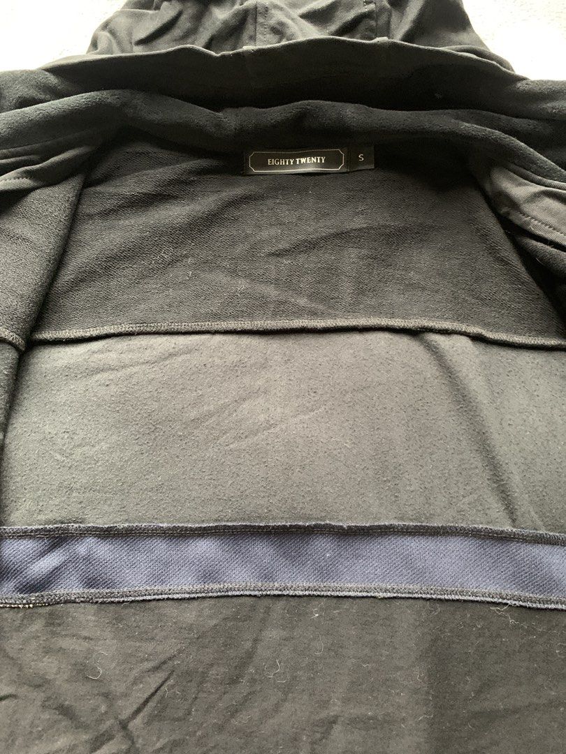 Jacket （分類：外套及戶外衣服）位於 Hong Kong。 由 gd5gd404 提交（商品編號 1447552157，圖片 3）。簡介： 。
