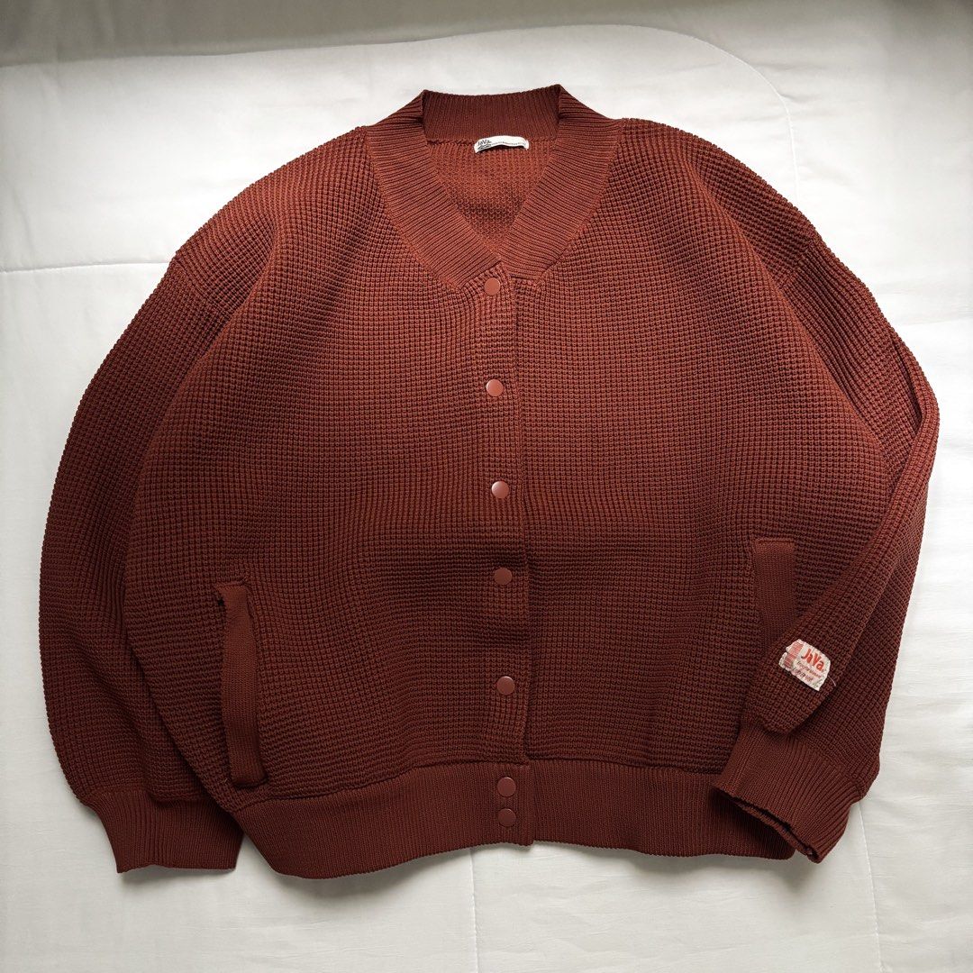 Java Waffle Jacket (Category: Coats, Jackets and Outerwear) located in Kluang. Submitted by bundle.hunter (Listing ID 1447653616, Image 1). Description: Java Waffle Jacket Excellent condition 9.5/10 P’27 L’24 tag L baggy $ RM 38 P/s: brick color + like new cond!.