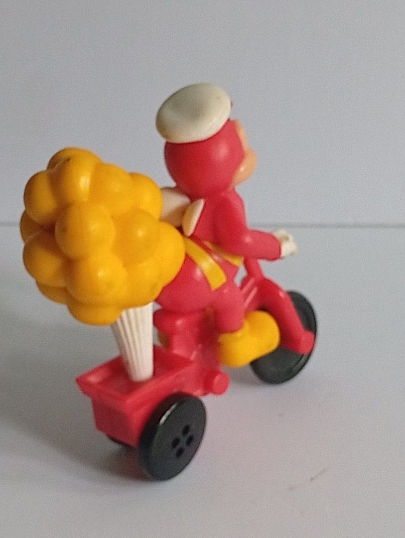Jollibee Figure (Category: Figurines & Statues) located in Lipa City. Submitted by mark_collections (Listing ID 1447519718, Image 2). Description: Jollibee Figure - preloved Mode of Payment: Gcash.