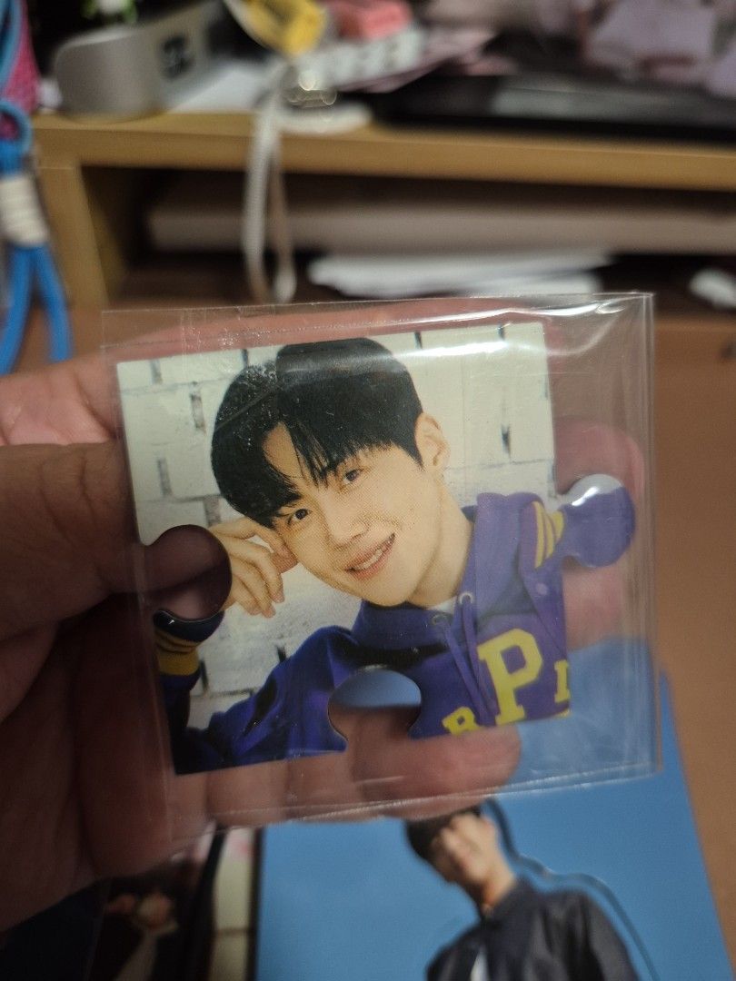 Kim Seon Ho 2025 Ref Magnet (Category: K-Wave Merchandise) located in Las Pinas. Submitted by g_tatamic (Listing ID 1447566900, Image 1). Description: - Kim Seon Ho Ref Magnet from 2025 SG rfs: decluttering :).