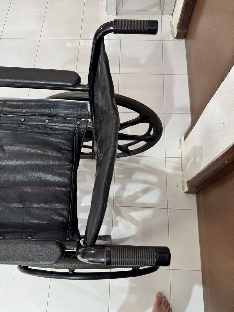 Kursi roda (Kategori: Komunitas) berada di Jakarta Barat. Dikirim oleh BerzaClothes (ID iklan 1447582056, Gambar 3). Deskripsi: kursi roda dengan bahan besi tebal kursi tebal empuk dan tidak ada yang kelopek kulit nya kondisi mulus 90% di foto hanya kotor COD langsung datang ke lokasi Bojong indah cengkaren rawa buaya jakarta barat.
