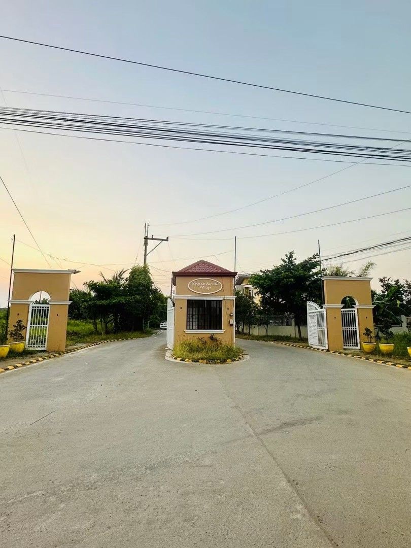 LOT FOR SALE (Category: Lot) located in Imus. Submitted by joannguzman (Listing ID 1447527134, Image 3). Description: "LOT FOR SALE" (Lot only) 📍NORTHFIELDS EXECUTIVE VILLAGE-Bulacan - NORTHFIELDS ROSEWOODS VILLAGE - 252 sqm - CORNER LOT ✅ DIRECT OWNER ✅ CLEAN TITLE ✅ UPDATED TAX 3.2M NEGOTIABLE.