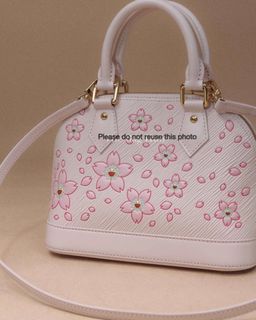 (Category: ) located in . Submitted by kellypochette (Listing ID 1447510692, Image 1). Description: .