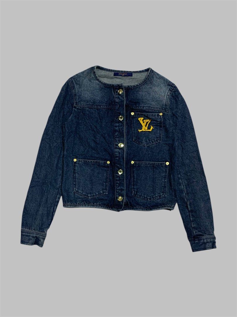 LOUIS VUITTON DENIM JACKET (Category: Luxury Apparel) located in General Trias. Submitted by kyledeterala6969 (Listing ID 1447559693, Image 3). Description: Louis Vuitton No issue Like new Color rate - 10/10 Length - 20 Pit to pit - 17.