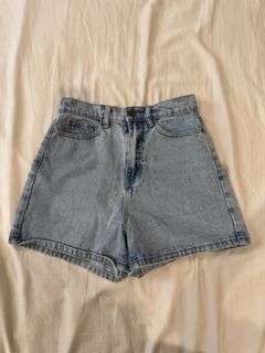 (Category: ) located in . Submitted by pinkyclothes1267 (Listing ID 1447550541, Image 1). Description: .