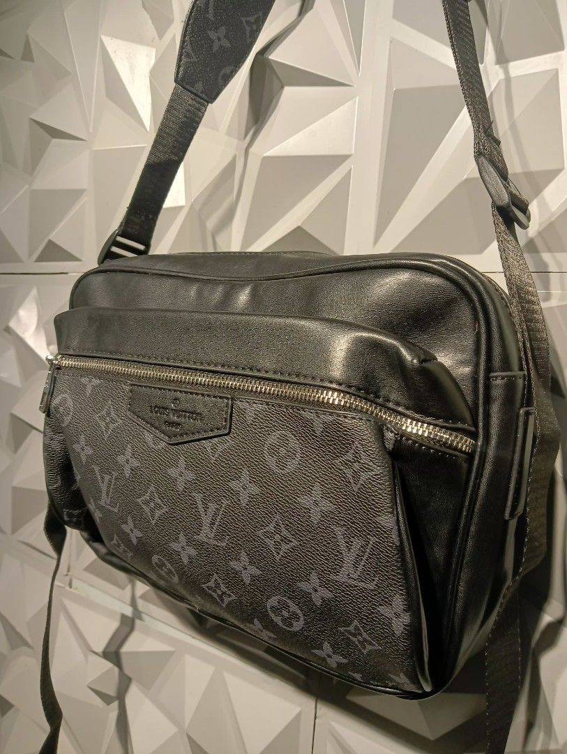 LV MESSENGER BAG (Category: Luxury Bags & Wallets) located in Baguio. Submitted by dnjthriftshop (Listing ID 1447594865, Image 2). Description: W/ DUSTBAG ONLY NEGO.