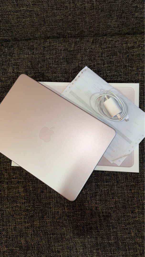 Macbook Neo (Category: Laptops & Notebooks) located in Gapan. Submitted by kolowi.dl (Listing ID 1447524187, Image 3). Description: !! WITH WARRANTY !! MEET UP : 📍anywhere in cabiao or gapan city Nueva Ecija unit: Apple macbook neo color : pink blush gb : 256. condition: flawless / 6 days old - only 3 days BARELY used issue: none / flawless ( it was unsuitable for my profession) Cycle Count : 2 Battery health : 100% with : receipt + warranty + b