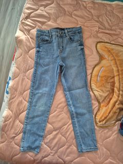 (Category: ) located in . Submitted by tinytots.treasure (Listing ID 1447510219, Image 1). Description: .