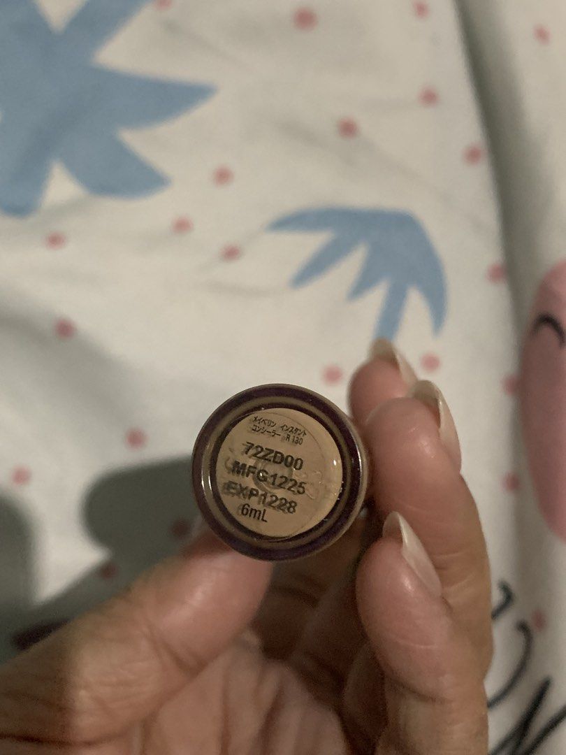 Maybelline Instant Age Rewind Eraser Concealer (Category: Makeup) located in Baliuag. Submitted by pamelapenaflorida2198 (Listing ID 1447647648, Image 2). Description: Shade 130 Clean po to. Hindi ako nagdadirect ng makeup sa face. Sa hand lang po naswatch Saktong shade sa light-medium neutral. Check my profile for other makeup items 🫶🏼.