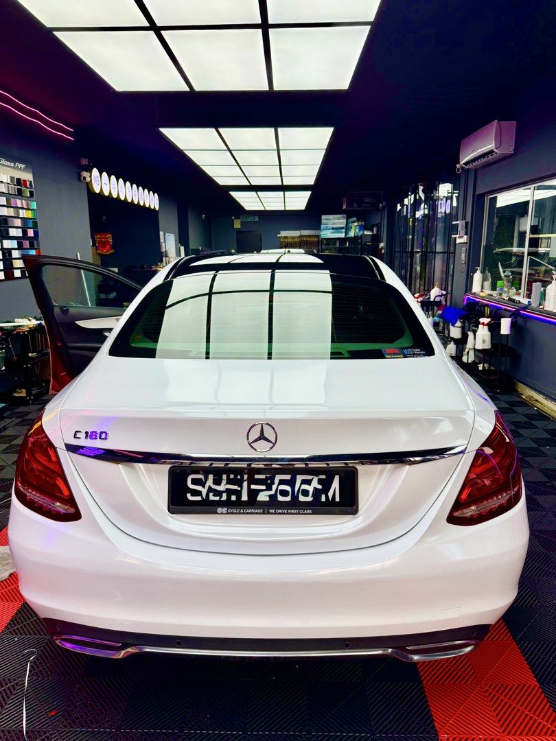 Mercedes-Benz C-Class Saloon C180 Avantgarde (A) (Category: Used Cars) located in Singapore. Submitted by raymond.angkl (Listing ID 1447509280, Image 2). Description: Very well-maintained unit with no major repairs required! This ever-popular and reliable Mercedes-Benz C180 Avantgarde offers the perfect blend of luxury, comfort, excellent fuel efficiency, and low maintenance costs. Featuring low genuine mileage, the car has been meticulously main