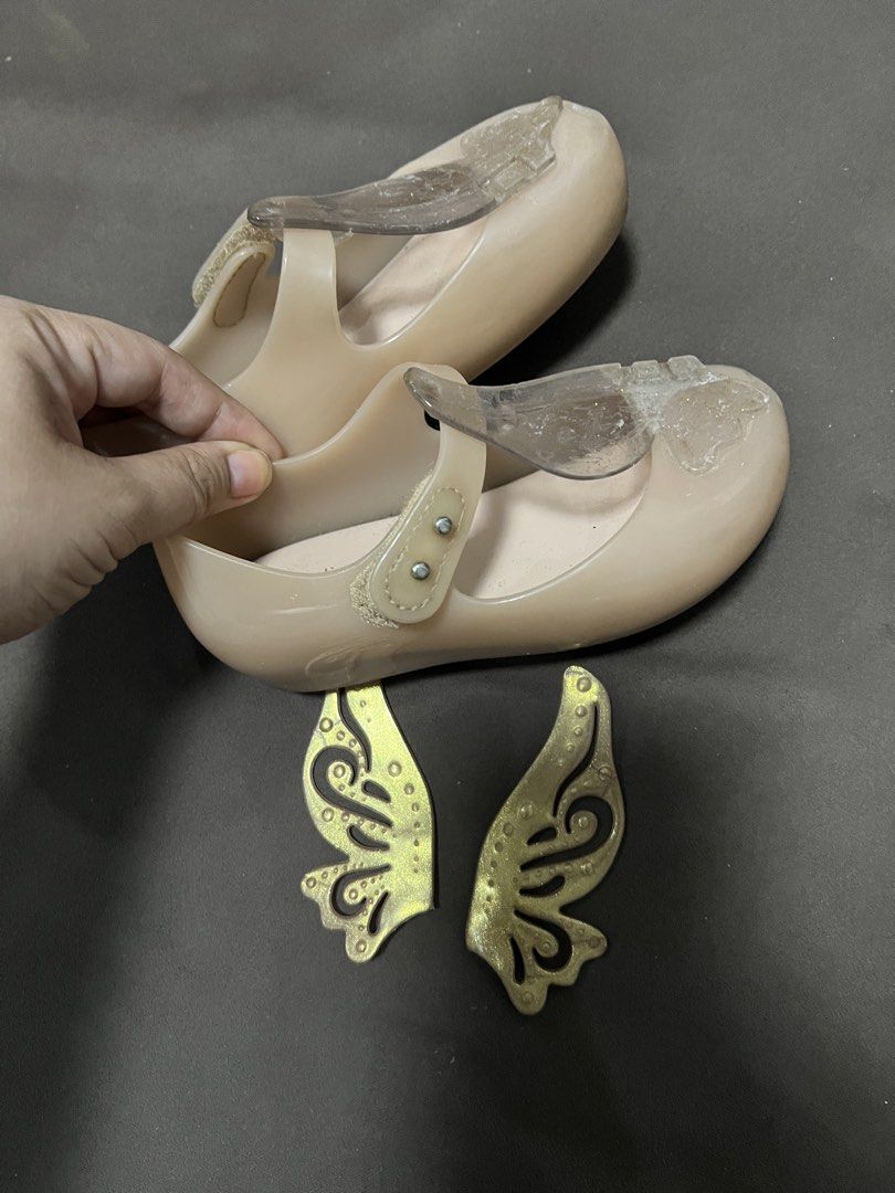 Mini Melissa Jelly Shoes (Category: Babies & Kids Fashion) located in Quezon City. Submitted by misssjeon (Listing ID 1447622547, Image 3). Description: - Cute Mini Melissa jelly shoes - Color: Light beige - Size: 9 (US) - Need to attach butterfly design - Made in Brazil - Easy to clean material - Perfect for little ones who love sparkle and fun.