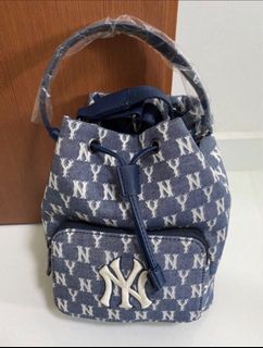 (Category: ) located in . Submitted by lovetradex (Listing ID 1447650141, Image 1). Description: .