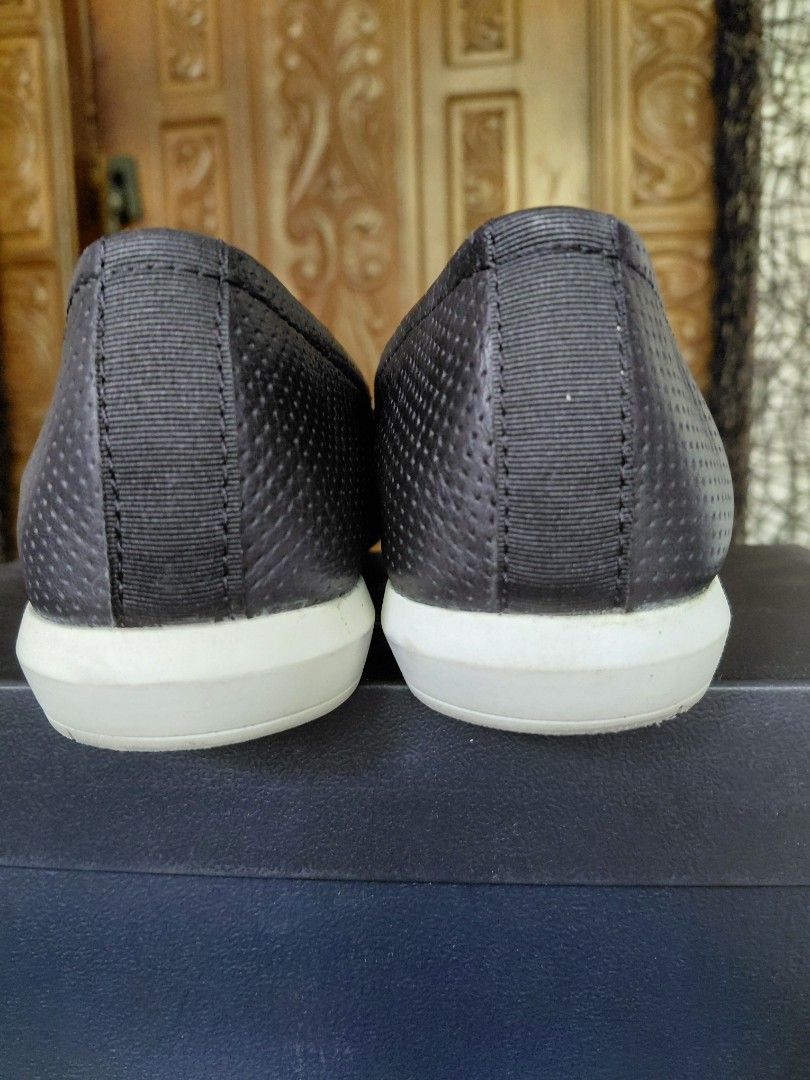 Naturalizer Alya Black Perf Ballet Flats (Category: Flats & Sandals) located in Pasig City. Submitted by aaa-choooo (Listing ID 1447649889, Image 3). Description: NATURALIZER ALYA - Size 8 - black with white soles - used only a few times in the office.