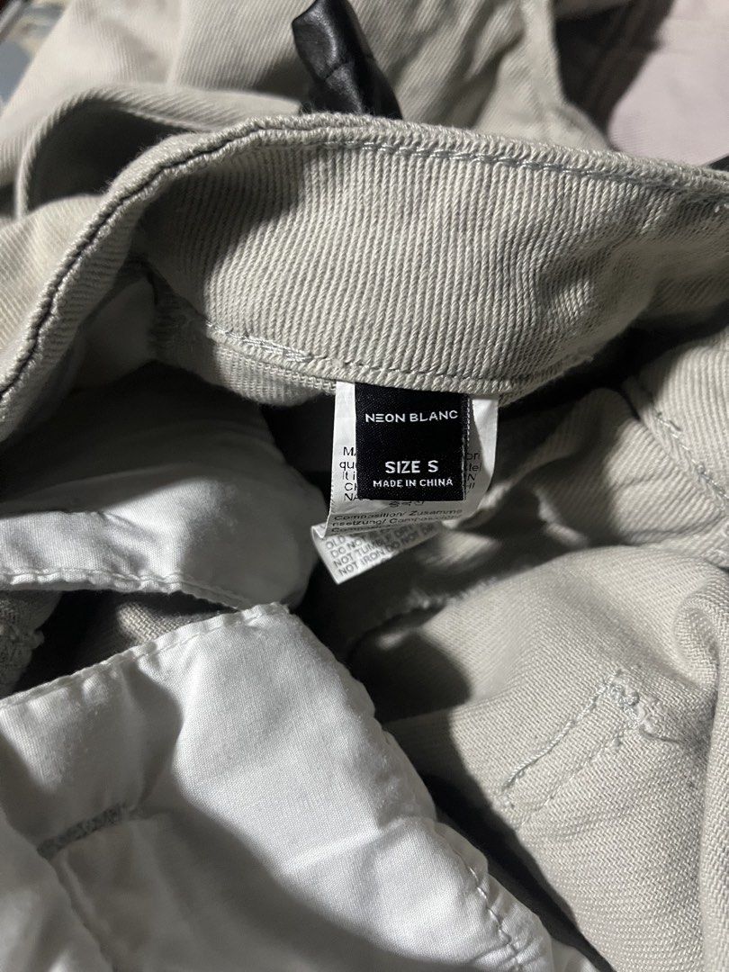 NEON BLANC Wide Leg Pants Size S (Category: Other Bottoms) located in Las Pinas. Submitted by ssaii_ (Listing ID 1447605856, Image 3). Description: Rfs: Never been used - Brand: NEON BLANC - Style: Wide leg pants - Color: Light beige - Size: S - Pockets: Front and back - Leg Opening: Very wide - Origin: Made in China - Condition: Please check photos for details..