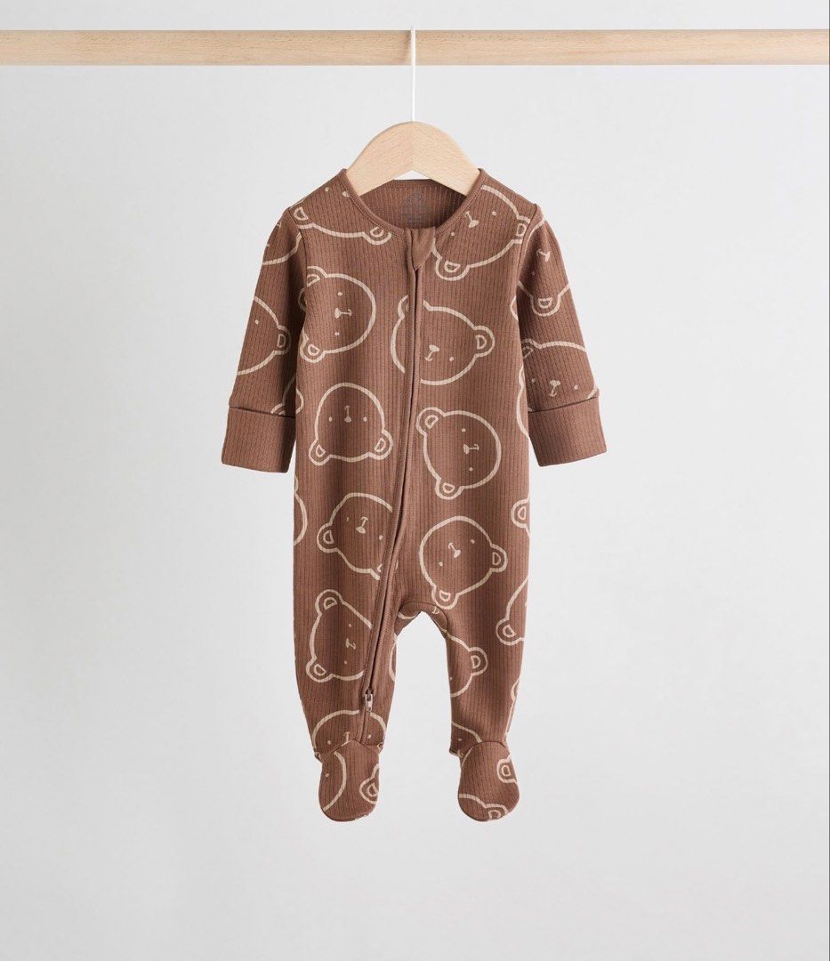 Next Sleepsuit (Category: Babies & Kids Fashion) located in Kuala Lumpur. Submitted by syaafiisyaq (Listing ID 1447612131, Image 3). Description: Pre Order | Next Open Sharing Size 3-6m | 6-9m | 9-12m LIMA PULUH - Each.