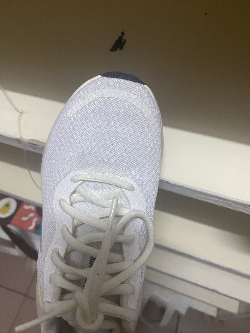由 shirxleyyyy (刊登 ID 1447547093，圖片 3) 提交，位於 台北市 (Taipei) 的 Nike 運動鞋 (類別：運動鞋、球鞋)，說明：穿過一次 36碼。