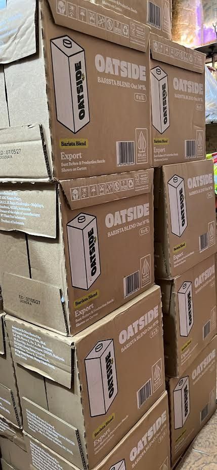 OATSIDE BARISTA BLEND 1L (Category: Health Food, Drinks & Tonics) located in Caloocan City. Submitted by a-nonymous_2144 (Listing ID 1447482838, Image 1). Description: 135/pc - 780/box Old Formula / EXPIRY DATE: 2027.