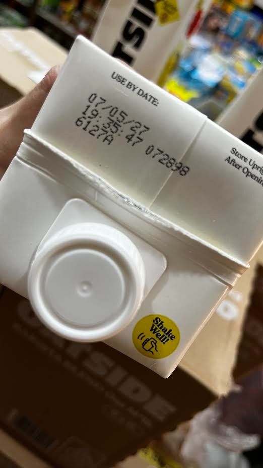 OATSIDE BARISTA BLEND 1L (Category: Health Food, Drinks & Tonics) located in Caloocan City. Submitted by a-nonymous_2144 (Listing ID 1447482838, Image 2). Description: 135/pc - 780/box Old Formula / EXPIRY DATE: 2027.