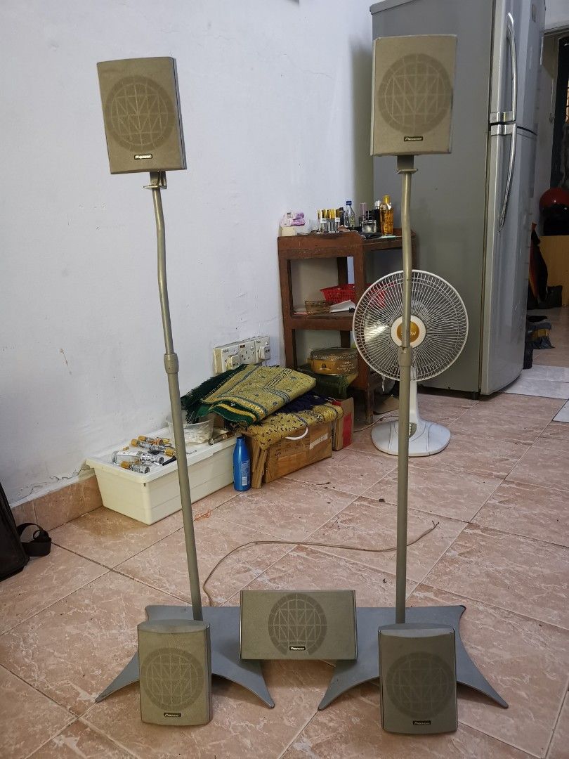Pioneer 5 biji surround speakers. (Category: Soundbars, Speakers & Amplifiers) located in Kuala Lumpur. Submitted by sherazazee51904 (Listing ID 1447500784, Image 1). Description: Contact me what's app 01111268671 first come first serve. .