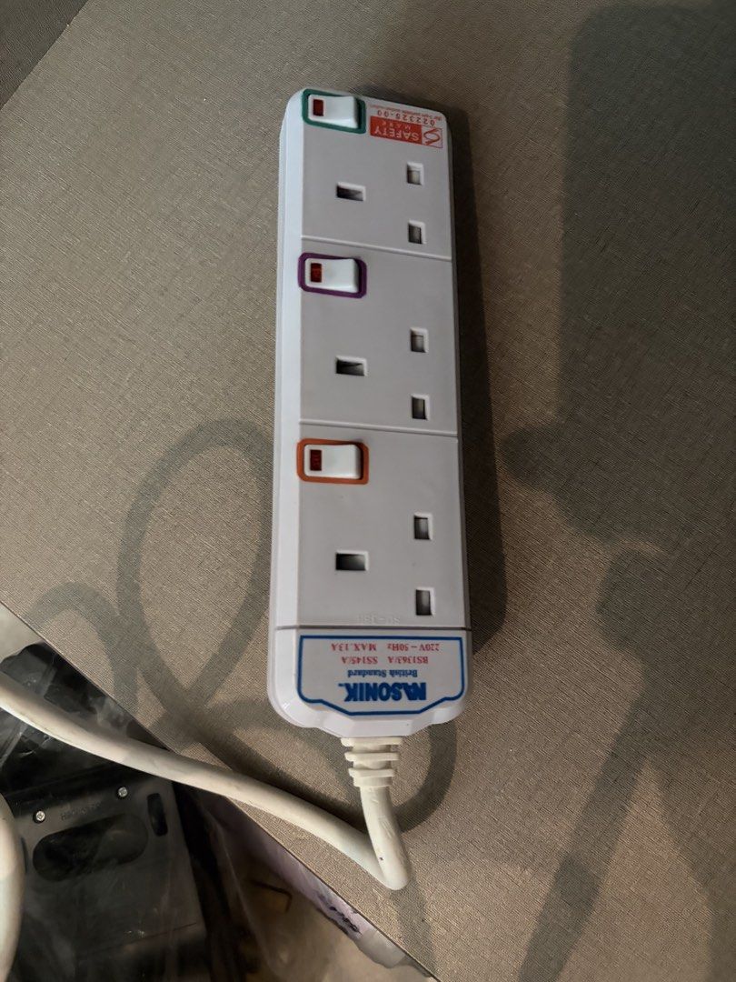 Power extensions socket cable (Category: Electrical, Adaptors & Sockets) located in Singapore. Submitted by mattselling_81445452 (Listing ID 1447607083, Image 1). Description: .
