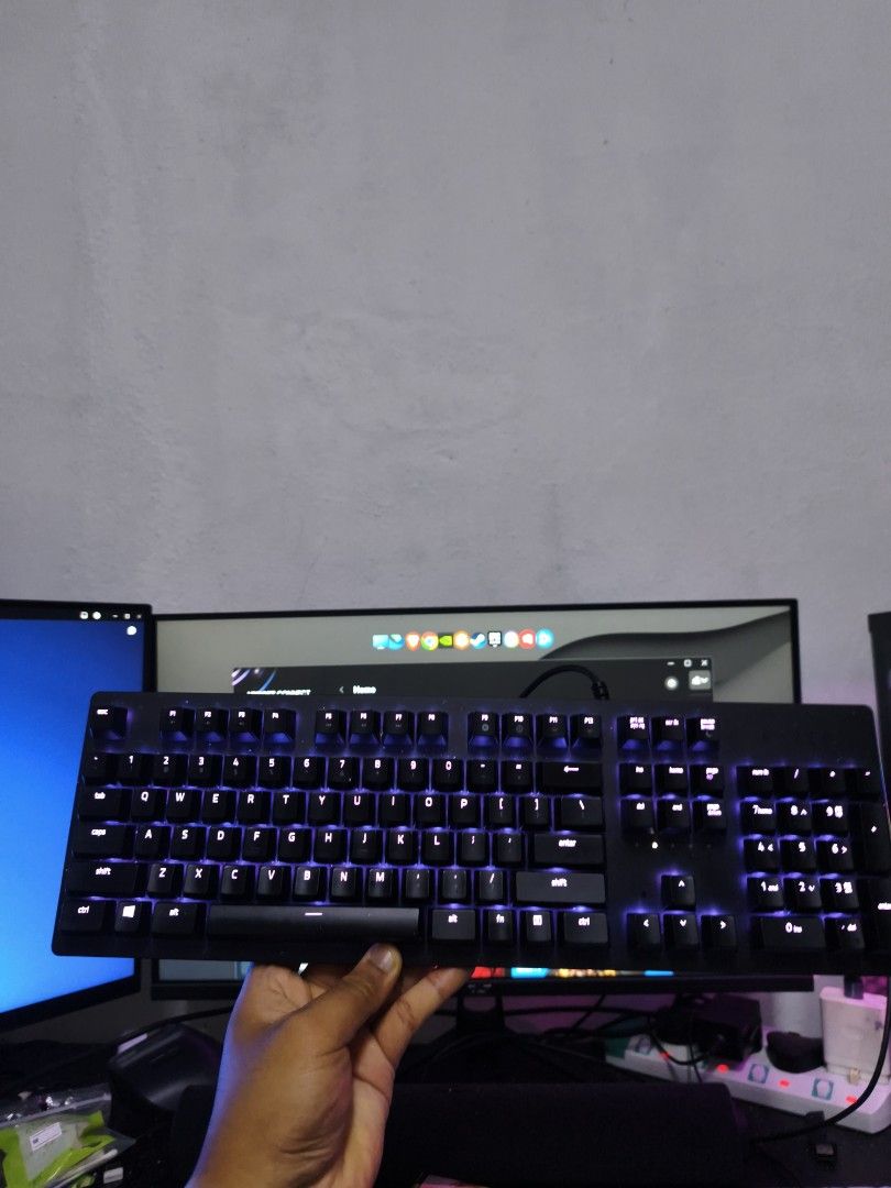 Razer Huntsman Keyboard (Category: Computer Keyboard) located in Bayan Lepas. Submitted by a.azim (Listing ID 1447641149, Image 1). Description: Razer Huntsman Wired Keyboard.