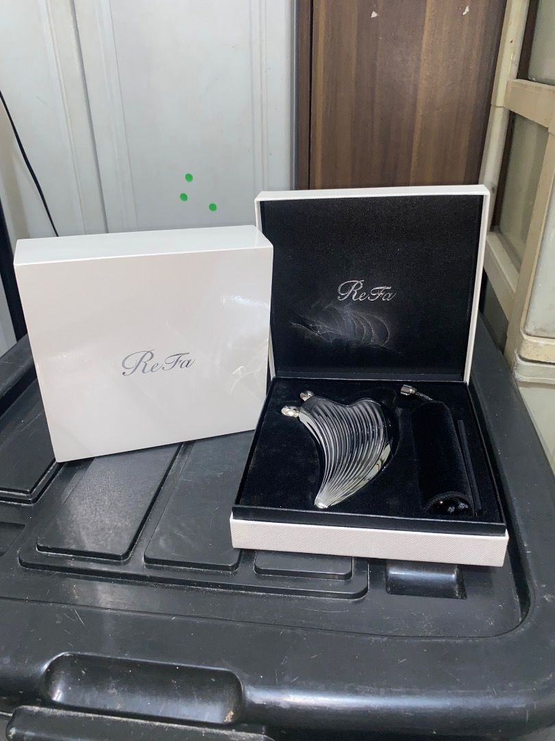 ReFa Beauty Roller with Box (Category: Face Care) located in Caloocan City. Submitted by alieniaic (Listing ID 1447526991, Image 2). Description: - Authentic ReFa beauty roller - Comes with original box and velvet pouch - Unique ribbed design for enhanced facial massage - Perfect for your skincare routine - Feel free to ask any questions!.
