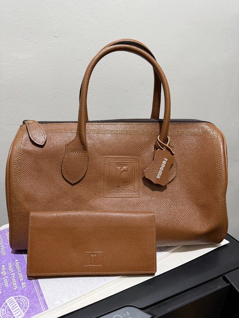 RENOMA SPEEDY BAG 35 (Category: Luxury Bags & Wallets) located in General Santos City (Dadiangas). Submitted by prelovedpickers (Listing ID 1447541543, Image 2). Description: SELLING RENOMA BAG SPEEDY 35 size with Free wallet super ganda ng leather matibay.