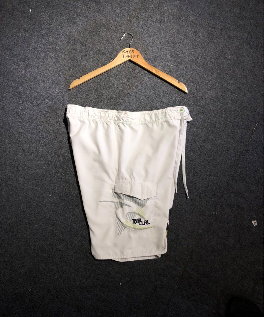 Ripcurl Boardshort (Category: Shorts) located in Dumaguete. Submitted by raysthrift (Listing ID 1447548418, Image 2). Description: ✅RipCurl Boardshort -Size 36 -21 length -11.5 leg Opening -10/10 Color rate -Excellent Condition -Issue Dirt/Yellow Stain Washable only Dm📩.