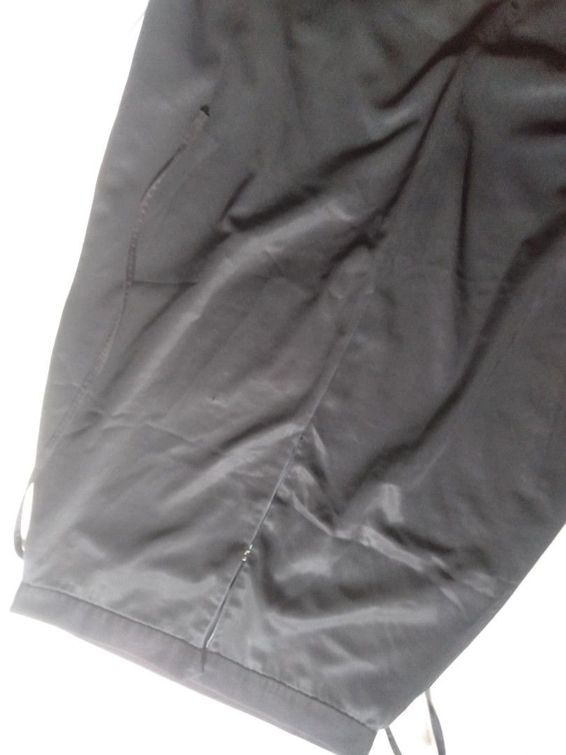 Rok hitam panjang (Kategori: Gaun & Rok) berada di Banjarmasin. Dikirim oleh secondbymell (ID iklan 1447582790, Gambar 2). Deskripsi: minus sleeting dan warna kurang pekat ditengah, seperti diphoto.