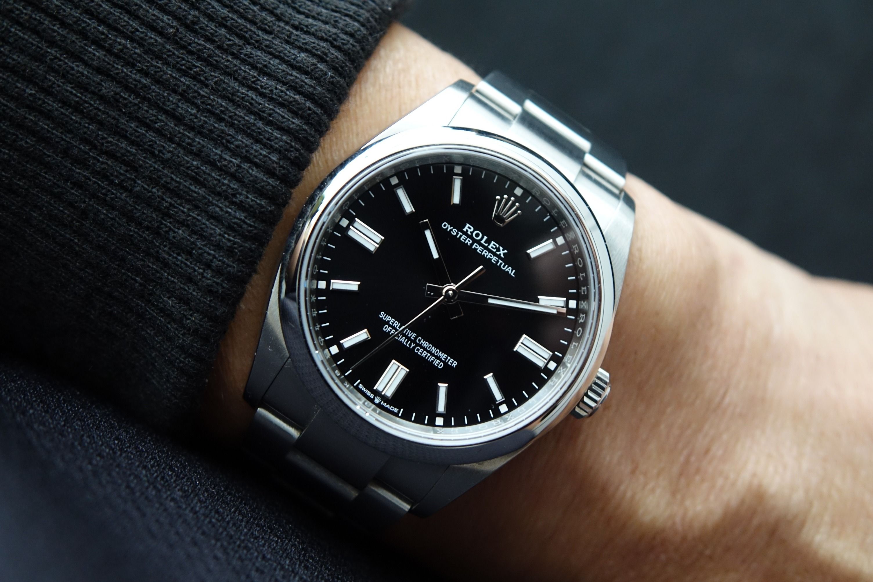 Rolex Oyster Perpetual 36 M126000 Black dial fullset (Category: Watches) located in Singapore. Submitted by wristime (Listing ID 1447598755, Image 2). Description: Join our tele-gram channel for the latest updates! https://bit.ly/4rwZ2Mp Retails for S$9,450. The Rolex Oyster Perpetual 36 is the perfect expression of timeless simplicity. Introduced in 2020, it features a versatile 36mm Oystersteel case paired with a sleek black dial that transitio