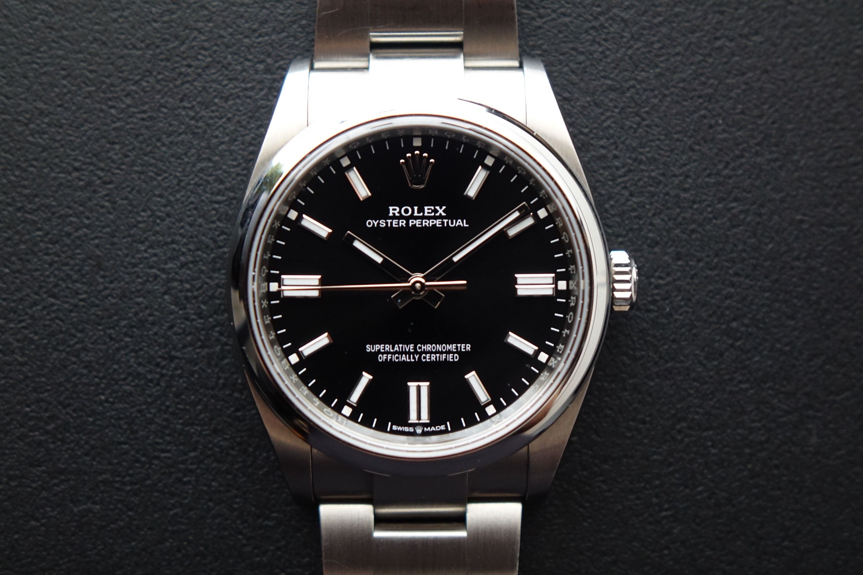 Rolex Oyster Perpetual 36 M126000 Black dial fullset (Category: Watches) located in Singapore. Submitted by wristime (Listing ID 1447598755, Image 1). Description: Join our tele-gram channel for the latest updates! https://bit.ly/4rwZ2Mp Retails for S$9,450. The Rolex Oyster Perpetual 36 is the perfect expression of timeless simplicity. Introduced in 2020, it features a versatile 36mm Oystersteel case paired with a sleek black dial that transitio