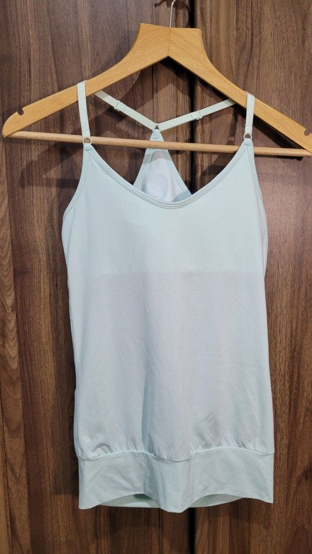 Roxy Dry Flight Tank Top XS Mint Green (Category: Activewear) located in Davao. Submitted by NearlyNew (Listing ID 1447511141, Image 1). Description: - Roxy mint green tank top - Racerback design - Dry Flight technology for moisture-wicking and breathability - Size XS - Ideal for workouts and casual wear - Comfortable and breathable fabric.