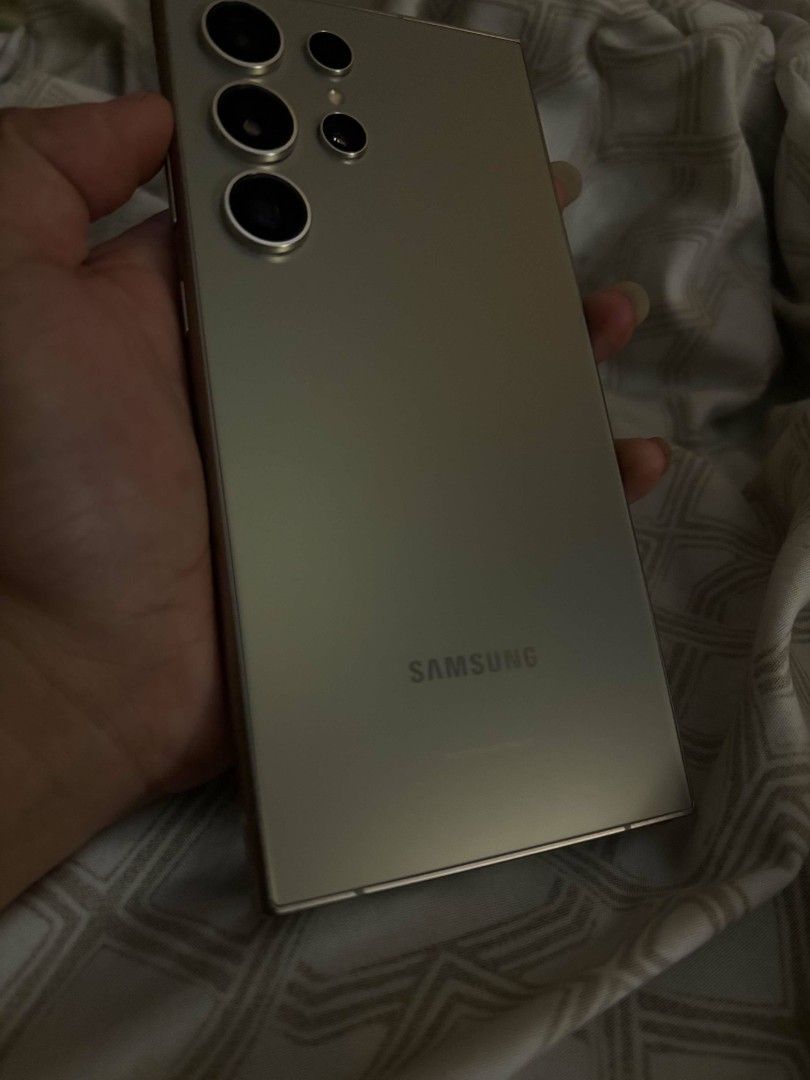 s24 ultra 12/256gb (Category: Samsung) located in Pasig City. Submitted by aithne_ (Listing ID 1447542658, Image 2). Description: - Samsung Galaxy S24 Ultra - 12GB RAM / 256GB Storage - 2 yrs pa lang po sa 'kin RFS: Need funds for tf .