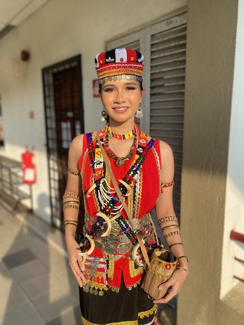 Sarawak Traditional Costume for Women (RENT) (Category: Traditional & Ethnic wear) located in Kajang. Submitted by minamhm (Listing ID 1447620605, Image 1). Description: - Authentic traditional costume from Sarawak, Malaysia. - Features intricate beadwork and embroidery. - Complete set includes: headpiece, top, skirt, and various jewelry. - Ideal for cultural events, performances, and festivals. - Vibrant representation of indigenous heritage. > 