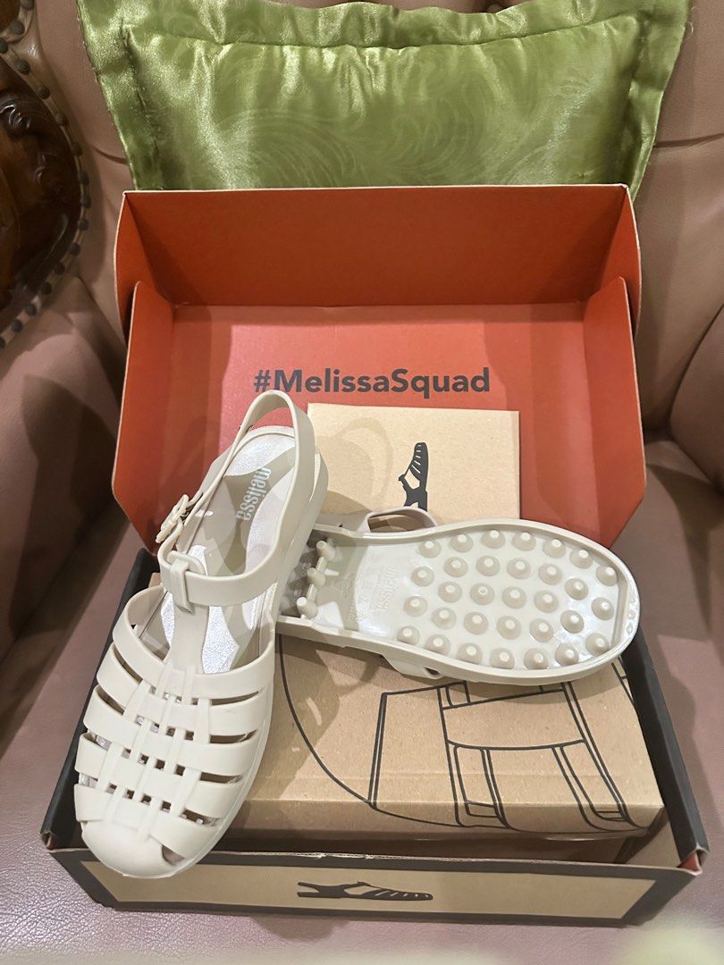 Sendal melissa posession khaki (Kategori: Sepatu Wanita) berada di Jakarta Pusat. Dikirim oleh monielstore (ID iklan 1447539397, Gambar 3). Deskripsi: Original Baru Ada box Wangi Uk 36,37,38,39,40 Chat untuk ketersediaan stock.