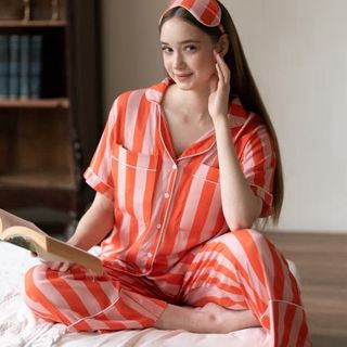 (Kategori: ) berada di . Dikirim oleh lemarie.kosan (ID iklan 1447658592, Gambar 1). Deskripsi: .