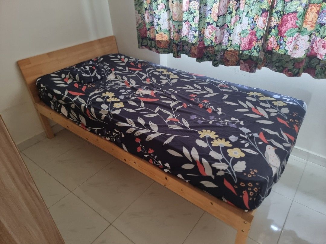 Single bedframes (Category: Bed Frames & Mattresses) located in Singapore. Submitted by aijis (Listing ID 1447372764, Image 1). Description: 4 bed frames, 3 mattress available bed frame - $25 each mattress $20 each self collect from tampines.