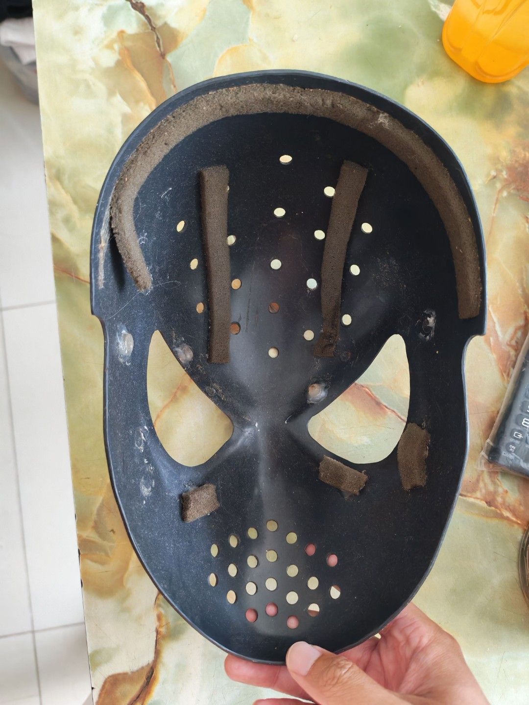 Spiderman faceshell (Category: Occasions & Party Supplies) located in Singapore. Submitted by eljww (Listing ID 1447561805, Image 2). Description: 🕷️ Spider-Man Faceshell (Durable Plastic) 🕷️ 💰 Price: $60 can negotiate Bring your Spider-Man cosplay to life with this durable plastic Spider-Man faceshell. Designed to give your mask the iconic movie-inspired shape while staying lightweight and comfortable for extended wear. Features 🕸️ Made from