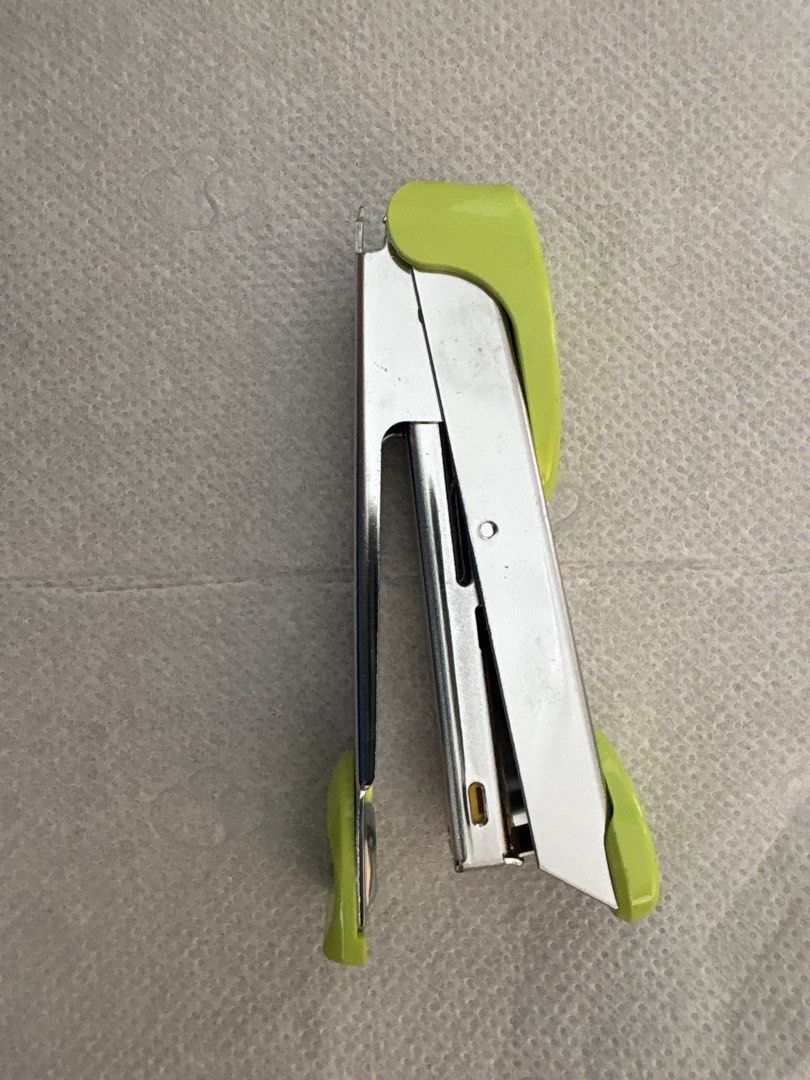 Stapler (Category: Stationery & School Supplies) located in Singapore. Submitted by esxter (Listing ID 1447550134, Image 4). Description: Brand new staplers Buy 4 for $15 Have different colours.