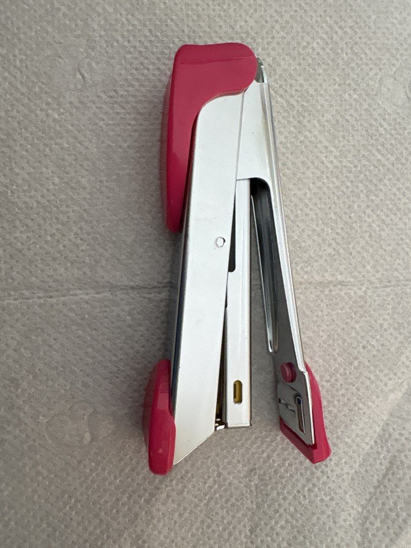 Stapler (Category: Stationery & School Supplies) located in Singapore. Submitted by esxter (Listing ID 1447550134, Image 9). Description: Brand new staplers Buy 4 for $15 Have different colours.