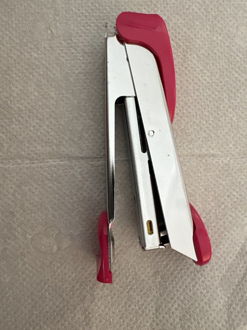 Stapler (Category: Stationery & School Supplies) located in Singapore. Submitted by esxter (Listing ID 1447550134, Image 7). Description: Brand new staplers Buy 4 for $15 Have different colours.