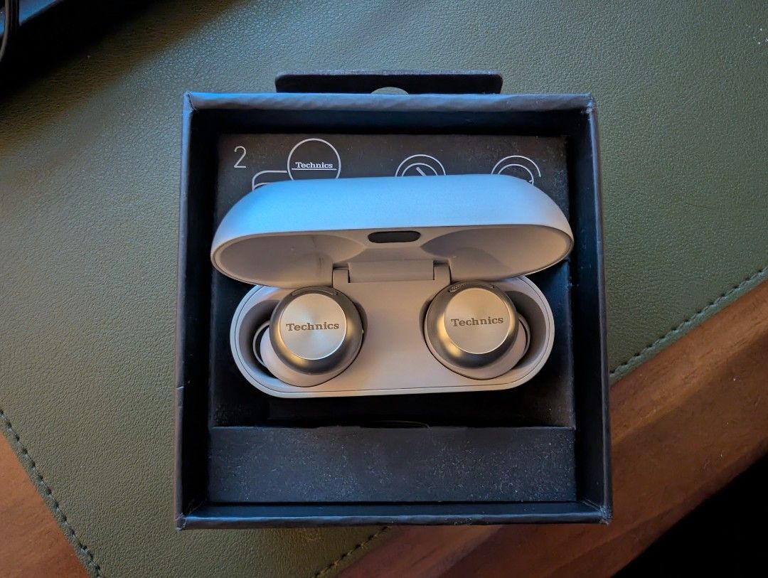 Technics True Wireless Earbuds EAH-AZ100
