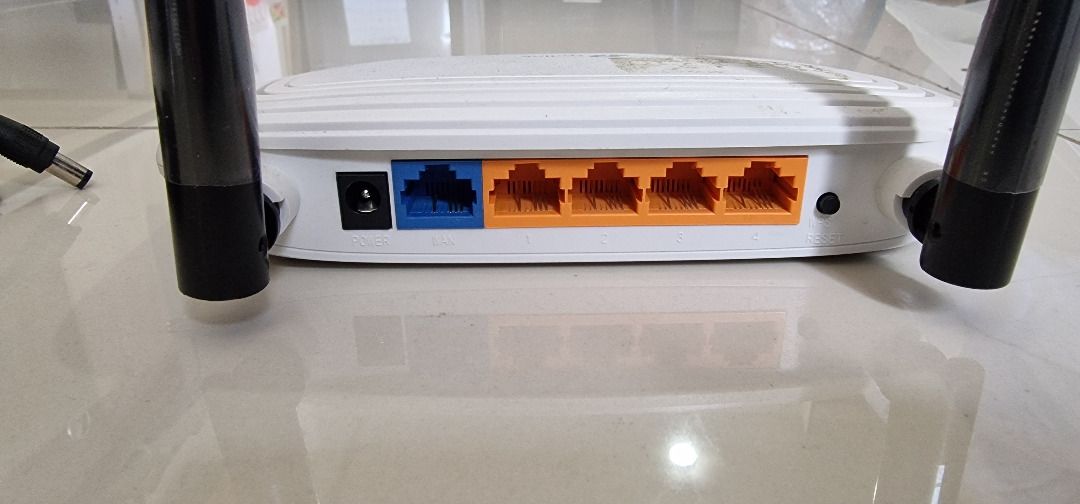 TP-Link TL-WR841N 300Mbps Wireless N Router (Category: Networking) located in Manila. Submitted by finpines (Listing ID 1447481754, Image 2). Description: - TP-Link TL-WR841N Wireless N Router - 300Mbps Speed - Includes Power Adapter - 4 LAN Ports + 1 WAN Port - Ideal for Home Internet Setup - Tested and Confirmed Working I updated all my internet systems for Omada series what is enterpice level. I have 3pcs high power model and that small i have