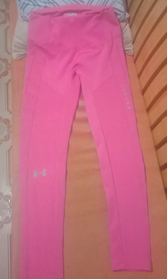 UNDER ARMOUR HEATGEAR LEGGINGS (Category: Other Bottoms) located in Bauko. Submitted by vayne123_turtle (Listing ID 1447641312, Image 2). Description: UNDER ARMOUR HEATGEAR LEGGINGS XL ON TAG, can fit to Large (CUT TAG).