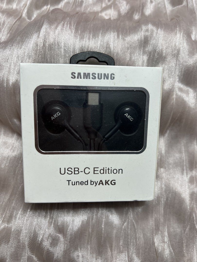 USB-C Edition AkG (Category: Earphones) located in Manila. Submitted by as_onlineshop11 (Listing ID 1447620010, Image 1). Description: .