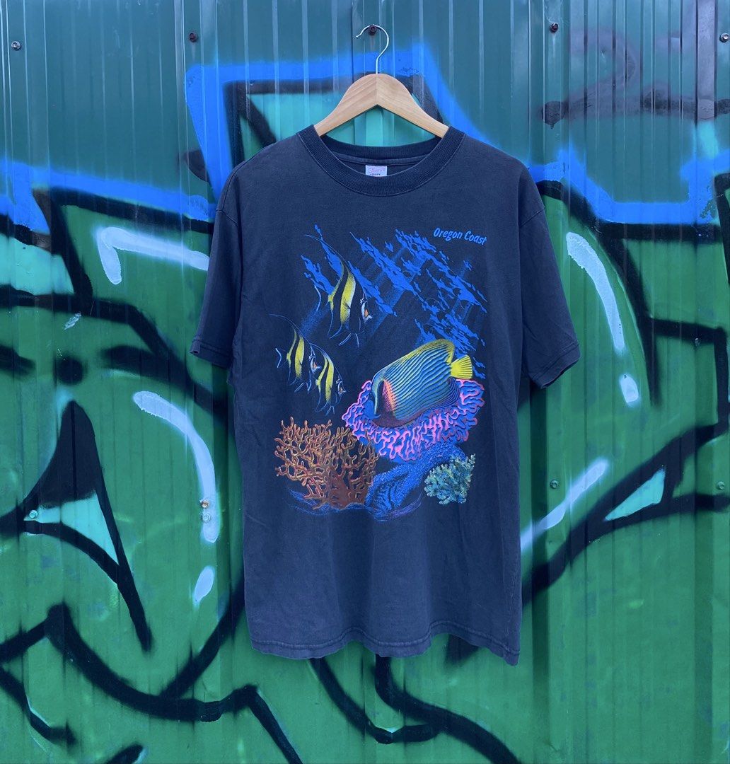 Vintage 90s Oregon Coast (Category: Tshirts & Polo Shirts ) located in Cebu City. Submitted by gianperothrifter (Listing ID 1447654498, Image 1). Description: Vintage 90s Oregon Coast Size L on tag 21.5x30 Excellent condition Php 650.