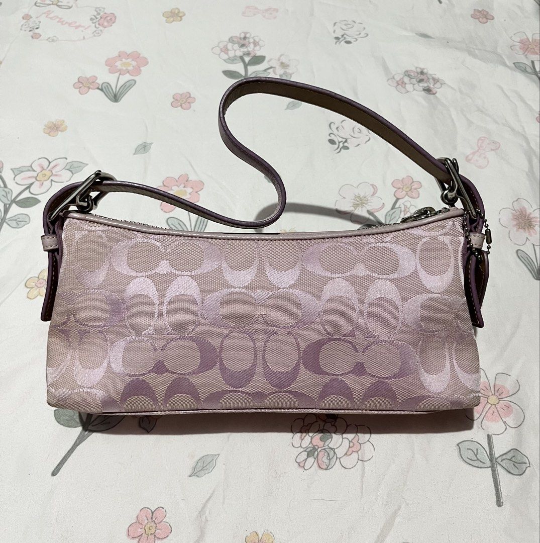 Vintage Coach Pink Hampton Baguette (Category: Luxury Bags & Wallets) located in Manila. Submitted by heartbeataria (Listing ID 1447464744, Image 1). Description: good condition .